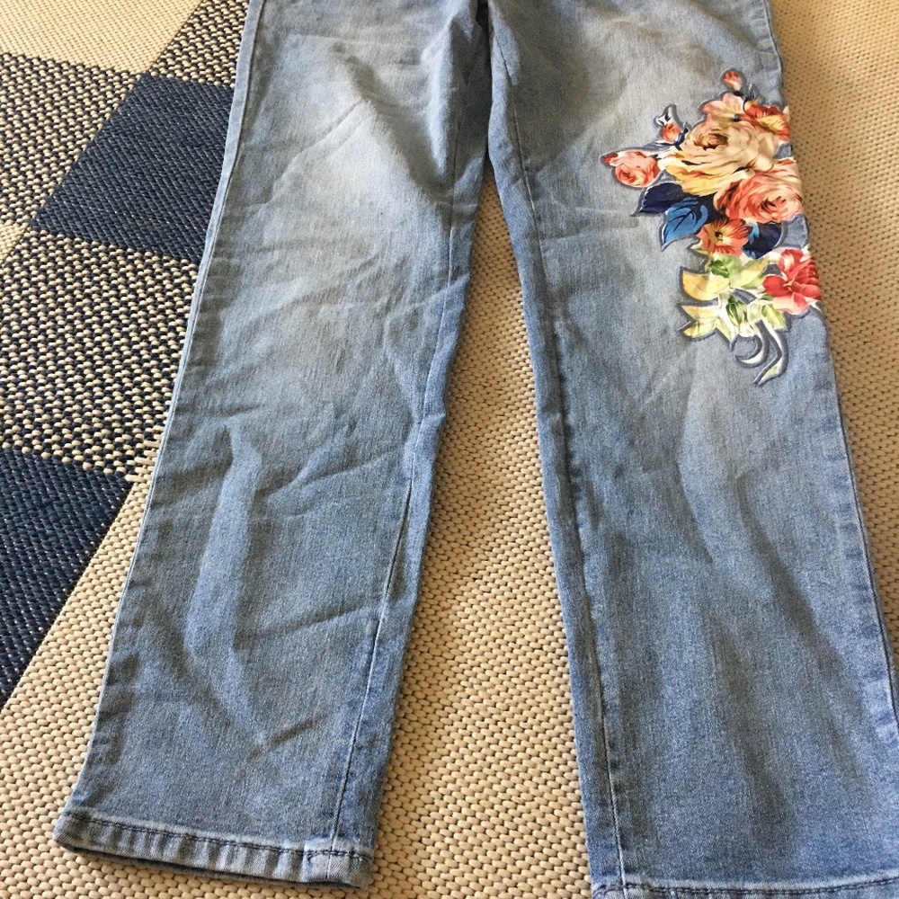 Jeans 8 petite never worn